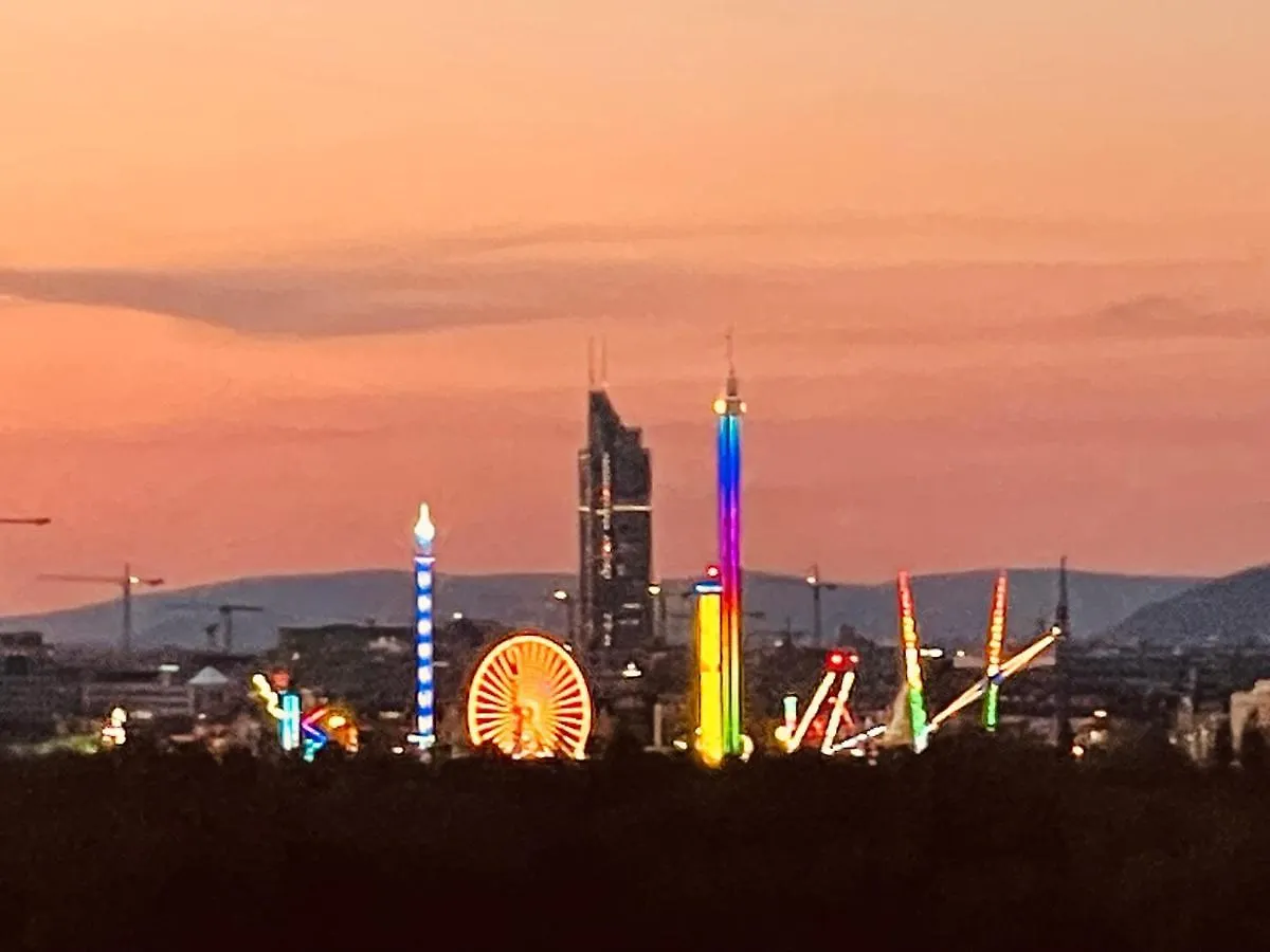 Royal Swan Skyline, Wien Vienna
